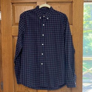 Men’s NWT Gap long-sleeve button down plaid shirt ; size M